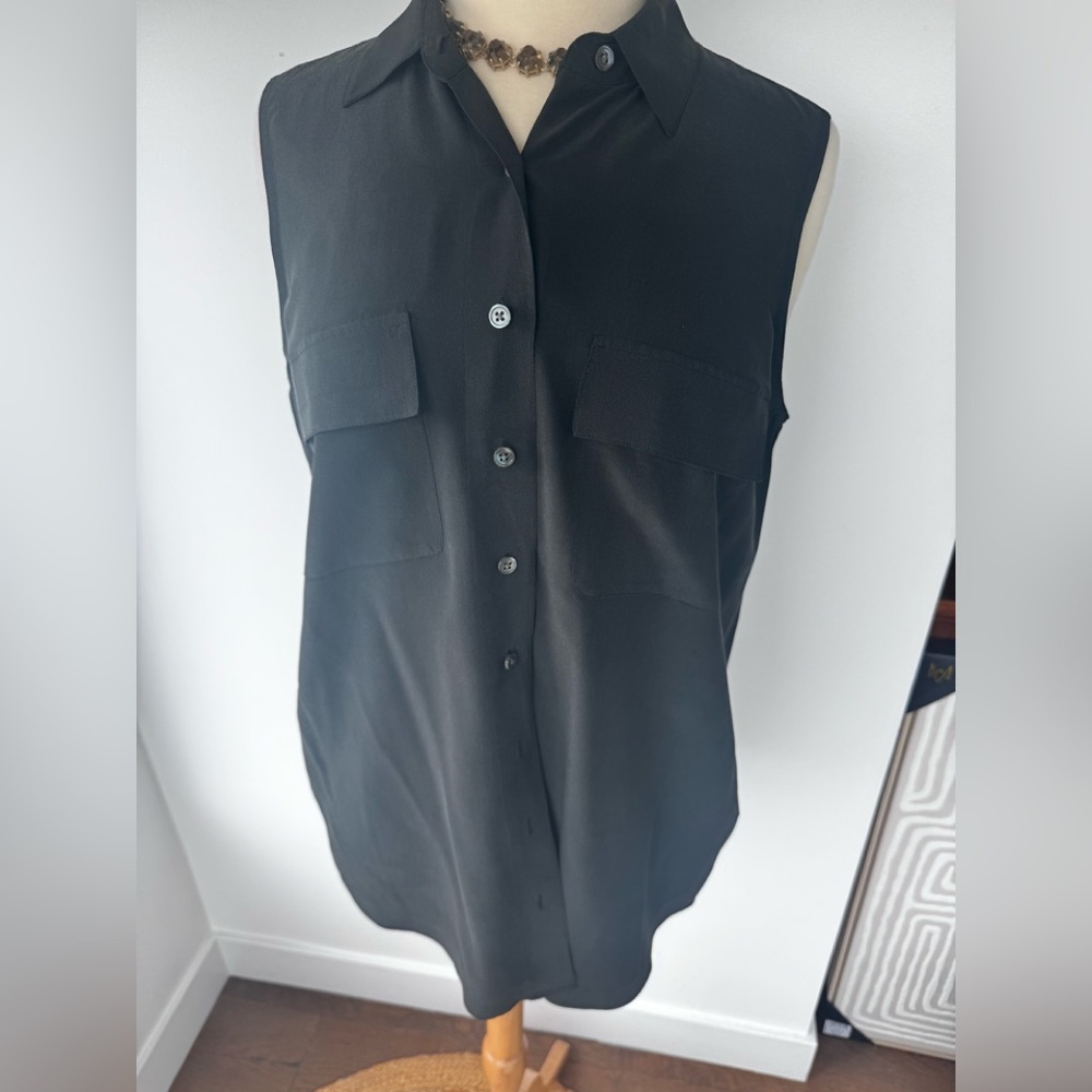 Equipment Black Sleeveless button up Blouse 100% silk